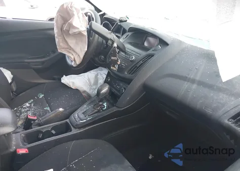 2018 Ford Focus Se z USA, uszkodzony, nr VIN 1FADP3F2XJL214149